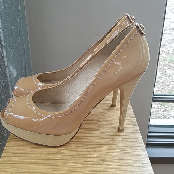 Stuart Weitzman Platform Nude Heels - Picture 3 of 8